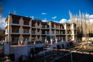 Hotel Khakshal Photo Gallery