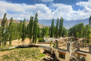 Hotel Khakshal Photo Gallery