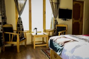 Hotel Khakshal Photo Gallery