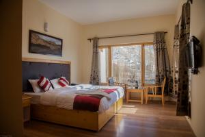 Hotel Khakshal Photo Gallery