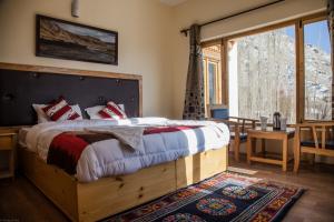 Hotel Khakshal Photo Gallery