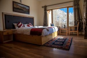 Hotel Khakshal Photo Gallery