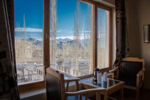 Hotel Khakshal Photo Gallery
