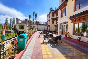 Hotel Khakshal Photo Gallery