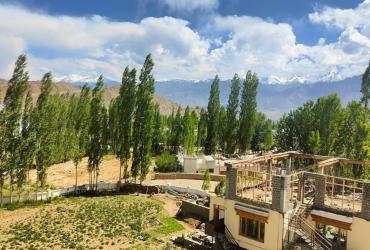 Hotel Khakshal Photo Gallery