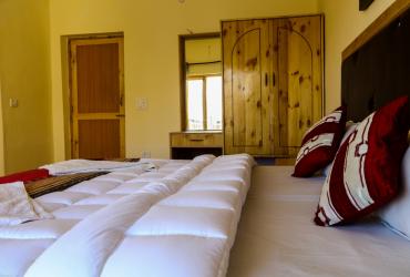 Hotel Khakshal Photo Gallery