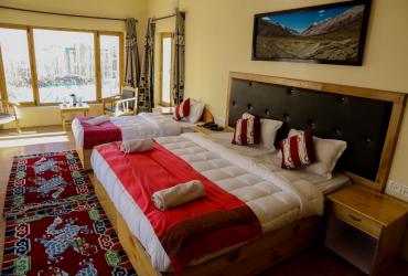 Hotel Khakshal Photo Gallery